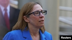 Lynne Tracy