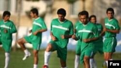 محروميت فوتبال ايران، يک هفته پيش از آغاز بازی های آسيايی دوحه صورت گرفته است.