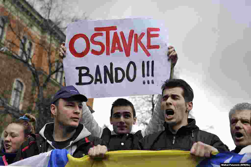 "Банду в отставку". Сараево, 9 февраля