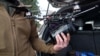 «Кірую, скідаю, зьнішчаю». Як працуюць ўкраінскія апэратары бесьпілётнікаў