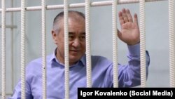 Омурбек Текебаев.