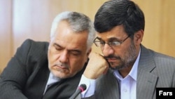 محمدرضا رحیمی (چپ) معاون رییس جمهوری اسلامی ایران به عنوان نفر نخست یک باند فساد اقتصادی که به «حلقه فاطمی» مشهور است، معرفی شده.