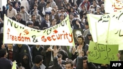 تجمع دانشجویان به مناسبت روز دانشجو در دانشگاه تهران- ۱۶ آذر ۱۳۸۷