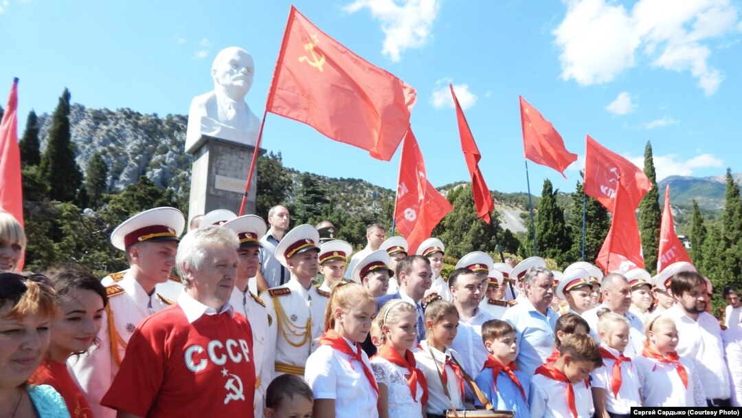 Ілюстративне фото: в окупованому кримському Сімеїзі також реставрували пам’ятник Леніну, вересень 2017 року