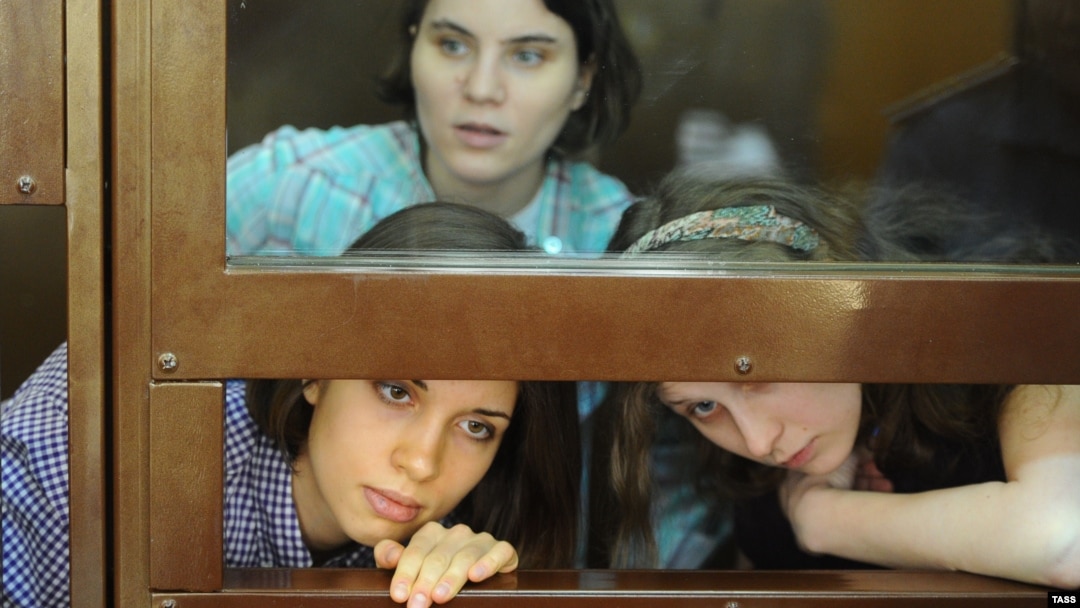 Учасниці Pussy Riot у Хамовницькому суді Москви, 30 липня 2012 року