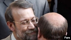 مذاکره کننده ارشد بر سر برنامه هسته ای ايران، روز شنبه گفت که ايران به مقام های سازمان ملل اجازه می دهد که برای بازديد از تاسيسات هسته ای به ايران سفر کنند.
