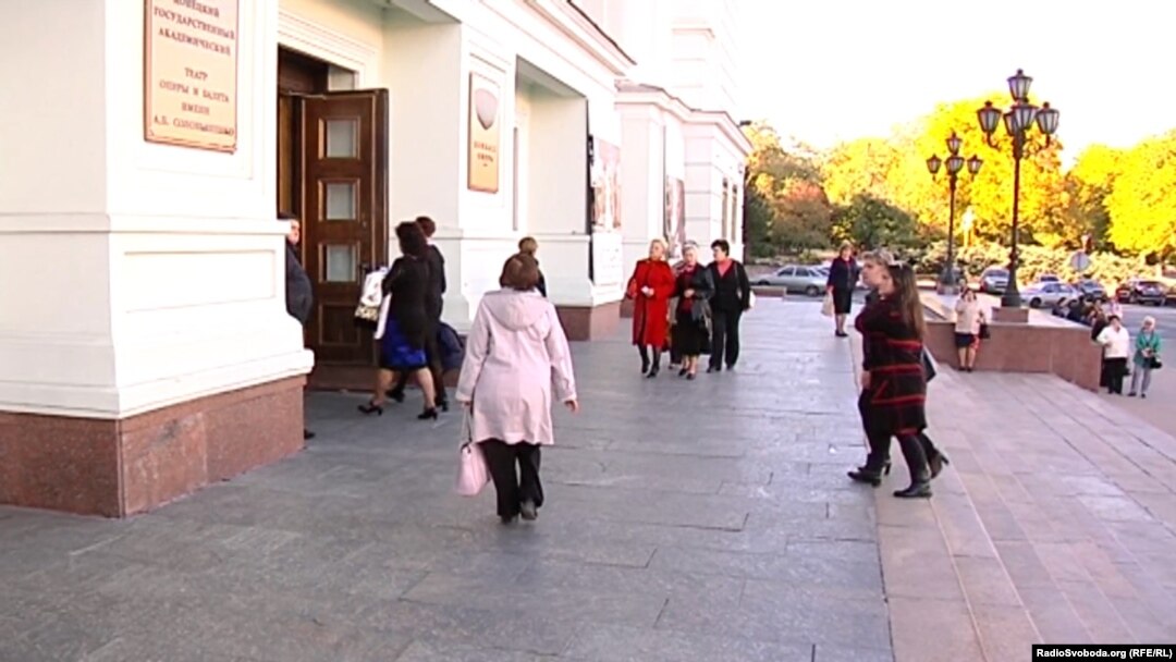 Жителі окупованого Донецька йдуть на прем’єру вистави