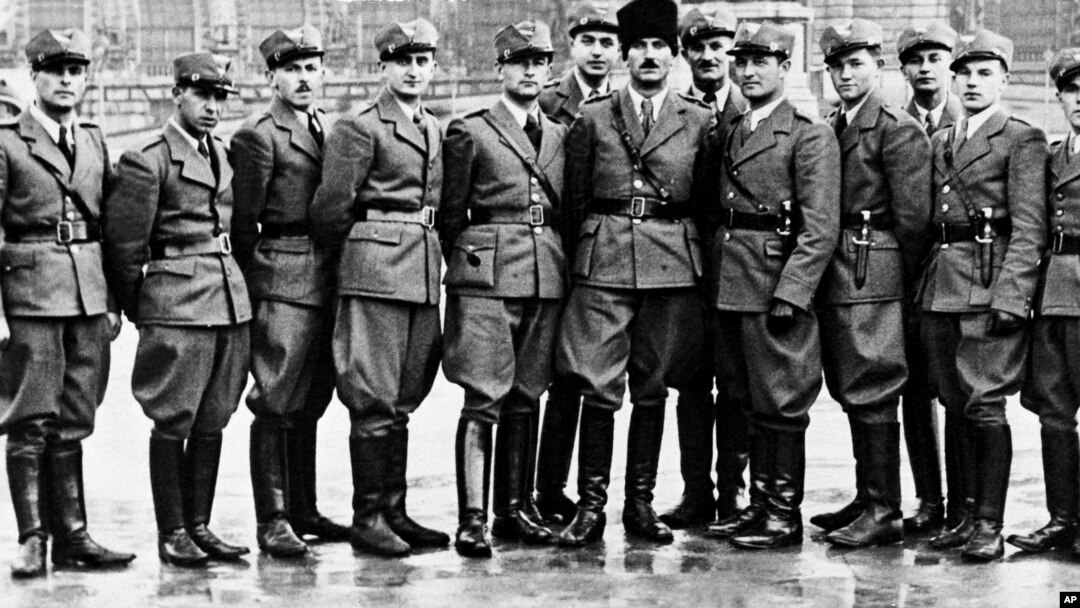 Українські вояки підрозділу «Січ» Карпатської України. Хуст, березень 1939 року