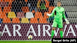 Перед грою в Парижі збірна України втратила форотаря Андрія Луніна (на фото)