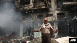 در پی انفجار انتحاری خودرویی در خیابان بغدادالجدیده، در شرق پایتخت، دست کم ۱۷ تن کشته شده‌اند 