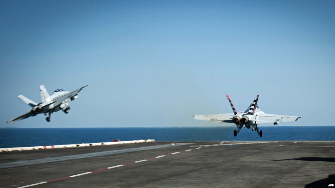 Борт авіаносця Carl Vinson