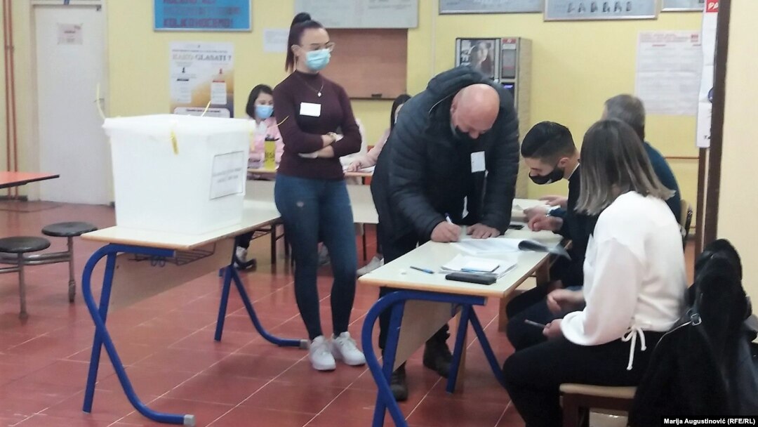 Detalj s biračkog mjesta u Travniku tokom lokalnih izbora održanih 11. aprila 2021. (Ilustrativna fotografija)