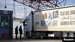 Kamion sa humanitarnom pomoći iz Turske ulazi u Siriju, 8. februar 2016.