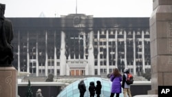  Cпалена будівля акімату, Алмати, 11 січня 2022 року