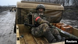 Російський військовий у зоні бойових дій в Україні, фото ілюстративне