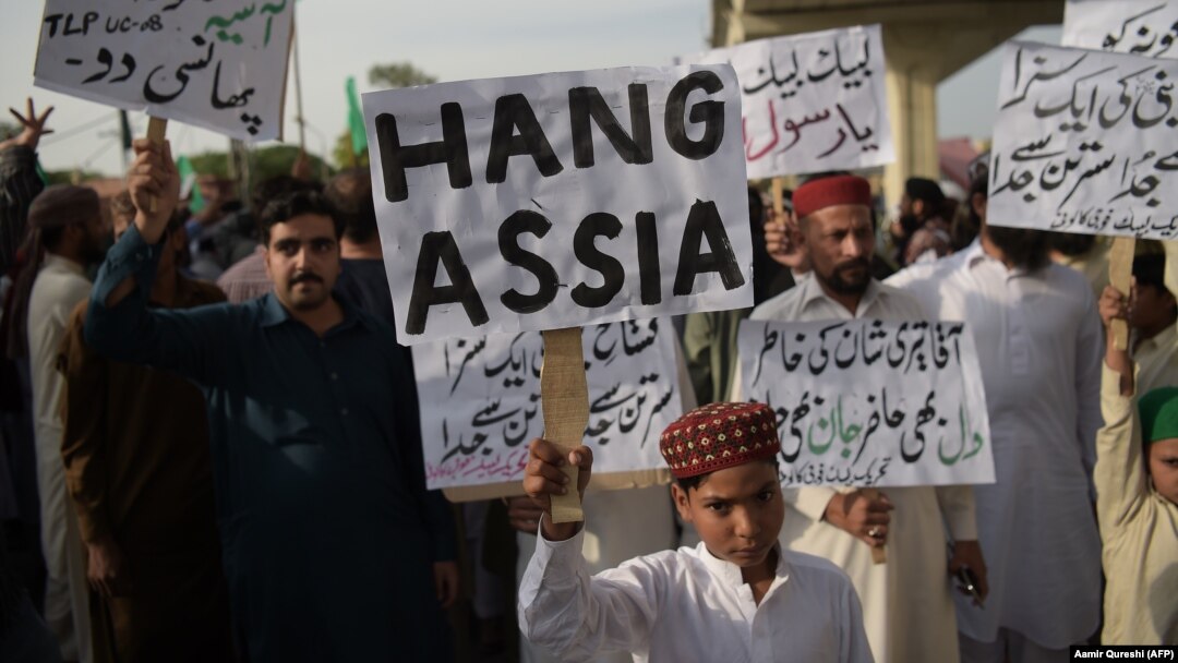 The Pakistan Supreme Court's decision in October to overturn Asia Bibi's blasphemy conviction ignited days of violent demonstrations. (file photo)
