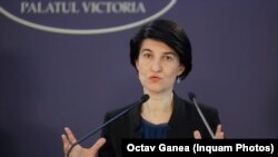 Violeta Alexandru, ministrul Muncii