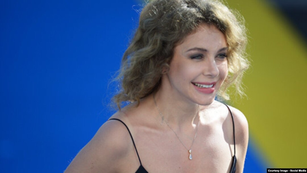Russian socialite Bozhena Rynska says she has been the victim of harassment since she posted comments on Facebook about the death of journalists in a military plane crash in the Black Sea (file photo).