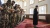 "Umma" Ukrayina musulmanları diniy idaresiniñ sabıq müftisi Said İsmagilov (sağ tarafta) Qurban bayramınıñ birinci künü namaz vaqtında Rusiye ile cenkte Ukrayina içün cenkleşken musulman askerlernen beraber. Donetsk vilâyetiniñ Konstantinovka camisi, 2022 senesi oraq ayınıñ 9-ı