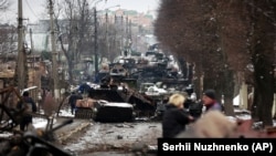 Залишки російської військової техніки в міст Бучі під Києвом, 1 березня 2022 рок