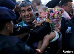 بحران پناهجویان، که عمدتا ناشی از جنگ‌های داخلی طولانی در کشورهای جهان، به ویژه در سوریه است، از زمان جنگ دوم جهانی، بی‌سابقه توصیف می‌شود