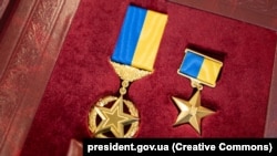 Державна нагорода України «Золота Зірка», найвищий ступінь відзнаки в Україні