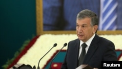 Президенттин милдетин аткарып жаткан Шавкат Мирзиёев 4-декабрдагы президенттик шайлоону жеңет деп күтүлүүдө.