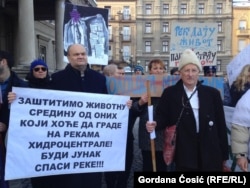 Na talasu protesta, dok se čeka najavljena politička platforma, plasiraju se u javnosti različite ideje i zahtevi (Protest zbog gradnje malih hidroelektrana)