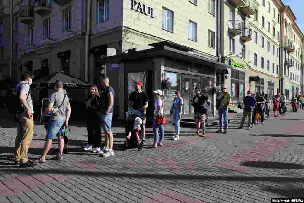  Так пачынаўся ланцуг салідарнасьці з затрыманымі ў Беларусі. Менск