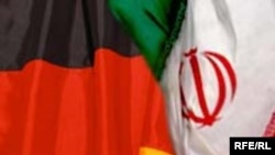 دولت آلمان به دليل تحريم های آمريکا عليه ايران، از شرکت های آلمانی خواسته است تا از ميزان معاملات خود با ايران بکاهند