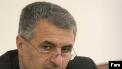 صفايی فراهانی که عضويتش در اکميته ویژه فوتبال آشکارا با مخالفت کيومرث هاشمی نماينده تربيت بدنی در مذاکرات رفع محروميت با مسوولان فيفا در زوريخ رو به رو شده بود