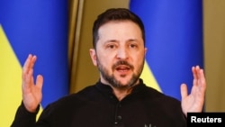За словами президента, ще одним варіантом захистом України, який він пропонував адміністрації чинного президента США Дональда Трампа, а також попередній адміністрації Джо Байдена, є ліцензії на виробництво систем Patriot і ракет до них