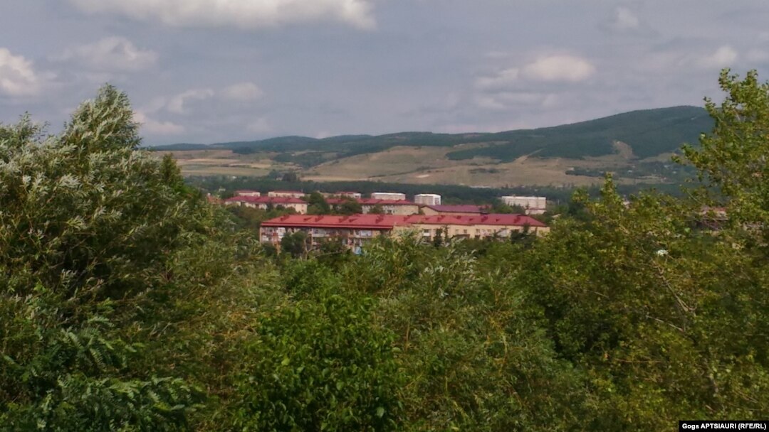 ცხინვალის ხედი თბილისის მიერ კონტროლირებული ტერიტორიიდან