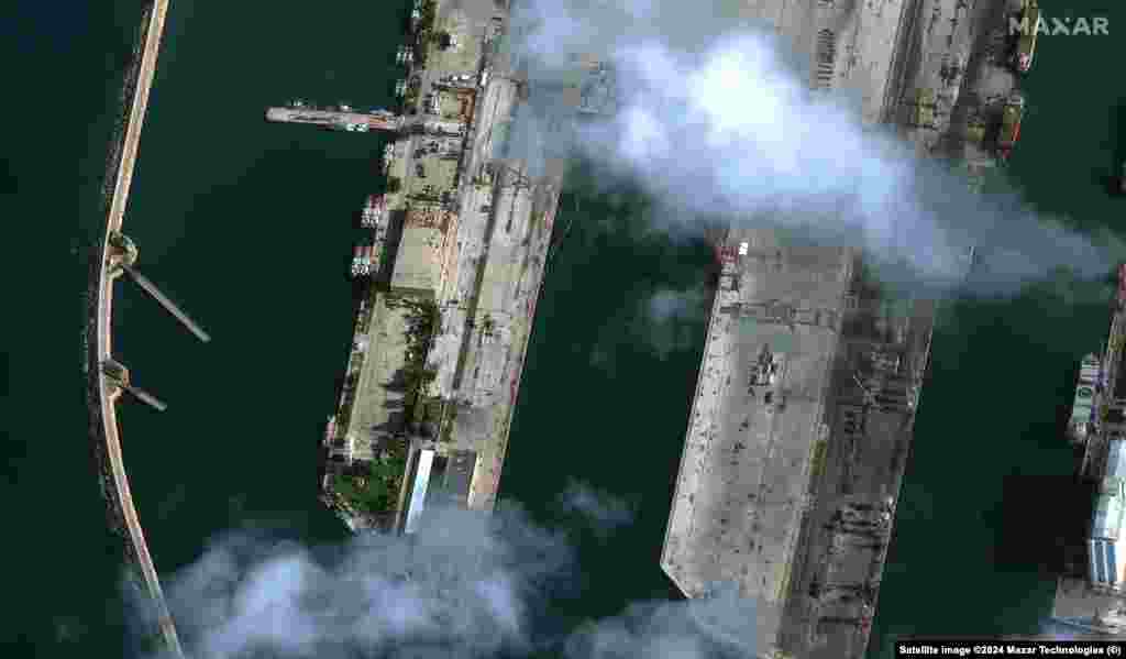 Imagine din satelit care arată instalații ruse în portul Tartus, pe coasta mediteraneană a Siriei, pe 13 decembrie 2024. Kremlinul ar fi purtat discuții cu gruparea militantă Hayat Tahrir al-Sham (HTS), actualmente guvernul de facto din Siria, cu privire la viitorul bazelor Rusiei din Siria.