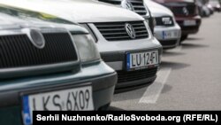 Штрафи за нерозмитнення автомобілів з іноземною реєстрацією вдруге набули чинності 22 серпня після попереднього відтермінування