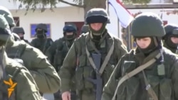 Trupe okružile ukrajinsku bazu na Krimu