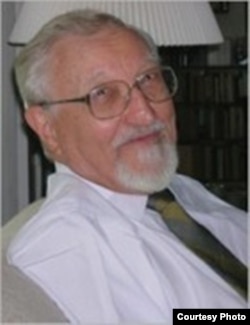 Марк Раев
