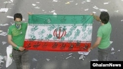 میرحسین موسوی در هفته گذشته اعلام کرد که برای پیگیری «حقوق مردم» اقدام به راه اندازی «تشکیلات راه سبز امید» خواهد کرد.