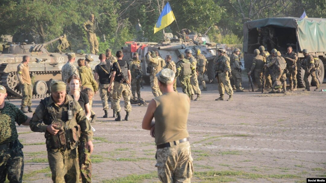 Українські військові після бою під Старогнатівкою. Серед них – Яна Зінкевич, 10 серпня 2015 року