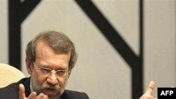 علی لاریجانی گفت:« اگر مجلس در تصويب طرح تحول اقتصادی ايستادگی کرده، به اين علت است تا از تورم زا بودن آن جلوگيری کند.»
(عکس: AFP)
