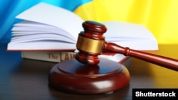 Суд підтримав пропозицію прокуратури та обрав Тандиру запобіжний захід у вигляді тримання під вартою без можливості внесення застави до 21 липня
