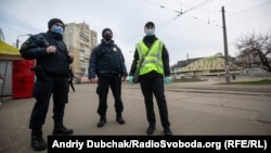Вранці поліція повідомила про доправлення двох людей до відділення після суперечки на Гідропарку