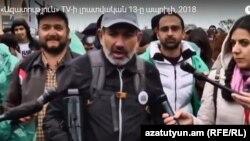 Բողոքի քայլերթ նախաձեռնած Նիկոլ Փաշինյանն իր թիմակիցների հետ հասավ Երևան, 13-ը ապրիլի, 2018 թ․ 