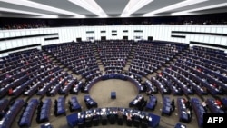 
Реформу ще має схвалити Рада ЄС, тобто представники країн, які входять до Євросоюзу.