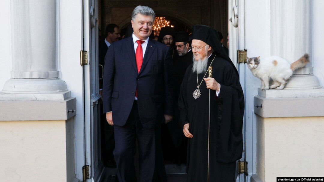 Президент України Петро Порошенко і Вселенський патріарх Варфоломій I під час відвідання собору Святого Георгія. Стамбул (Туреччина), 3 листопада 2018 року