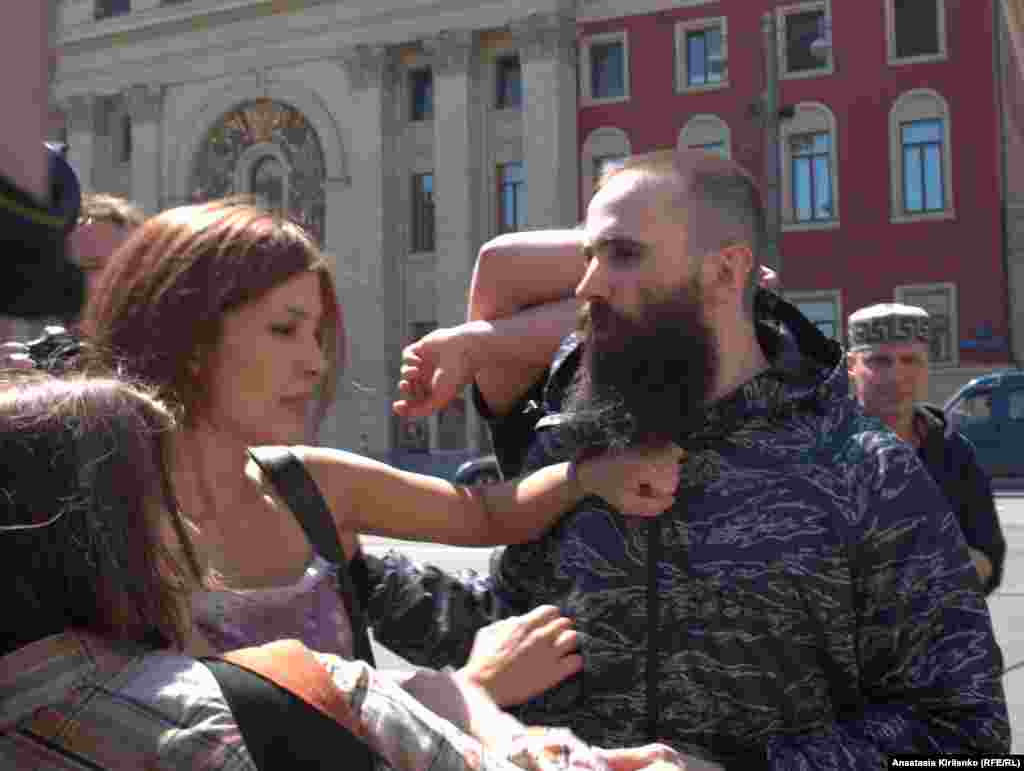 «Москва без гомосексуалістів» – анти-гей протест у Москві
