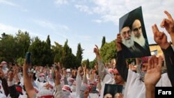 تهران ـ ثبت‌نام از داوطلبان عمليات انتحاری در غزه و اسرائيل (عکس از فارس)