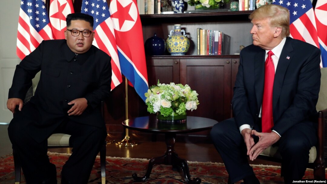 Lider Sjeverne Koreje Kim Jong Un i predsjednik SAD Donald Trump u Singapuru, 2018.
