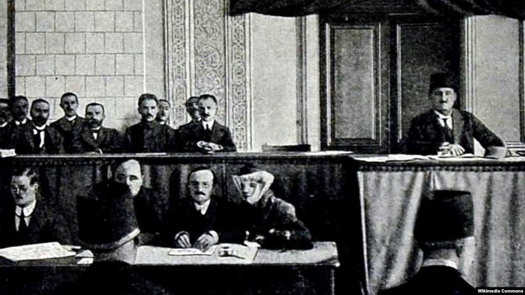 Azərbaycan Parlamentində MƏ.Rəsulzadənin çıxışı