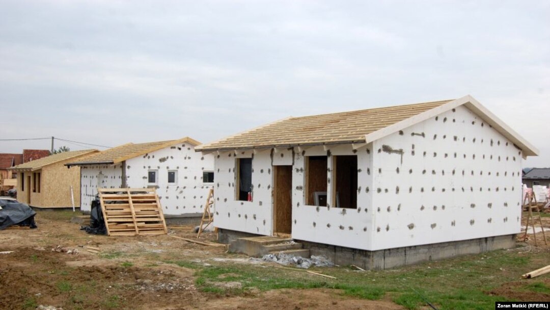 BiH, Gradacac, rebulding the houses destroyed in the floads 18oct2015